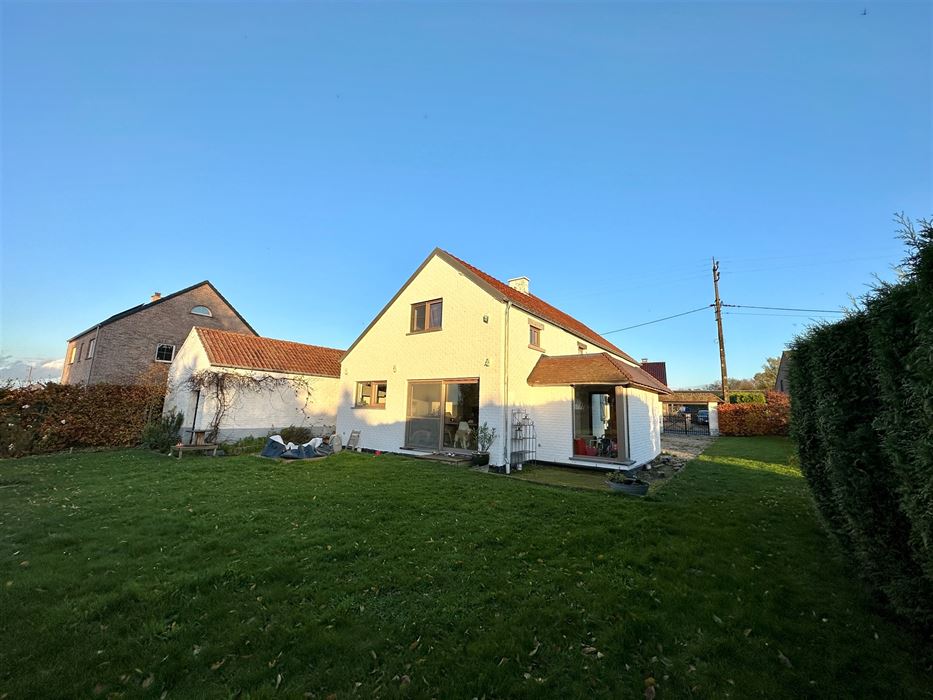 Absil Immobilière vous présente une fermette rénovée 4ch
