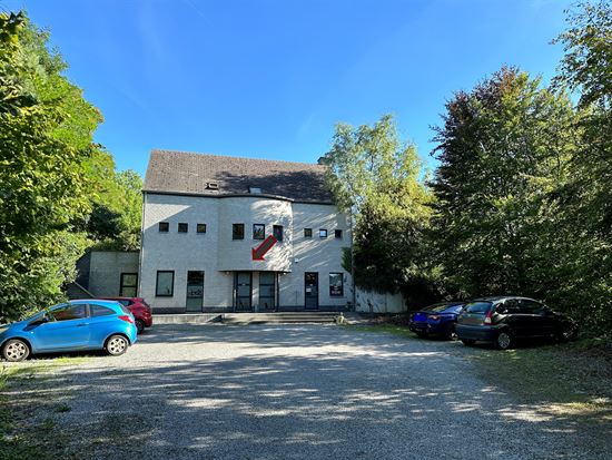 Absil Immobilière : Beau bureau avec parking