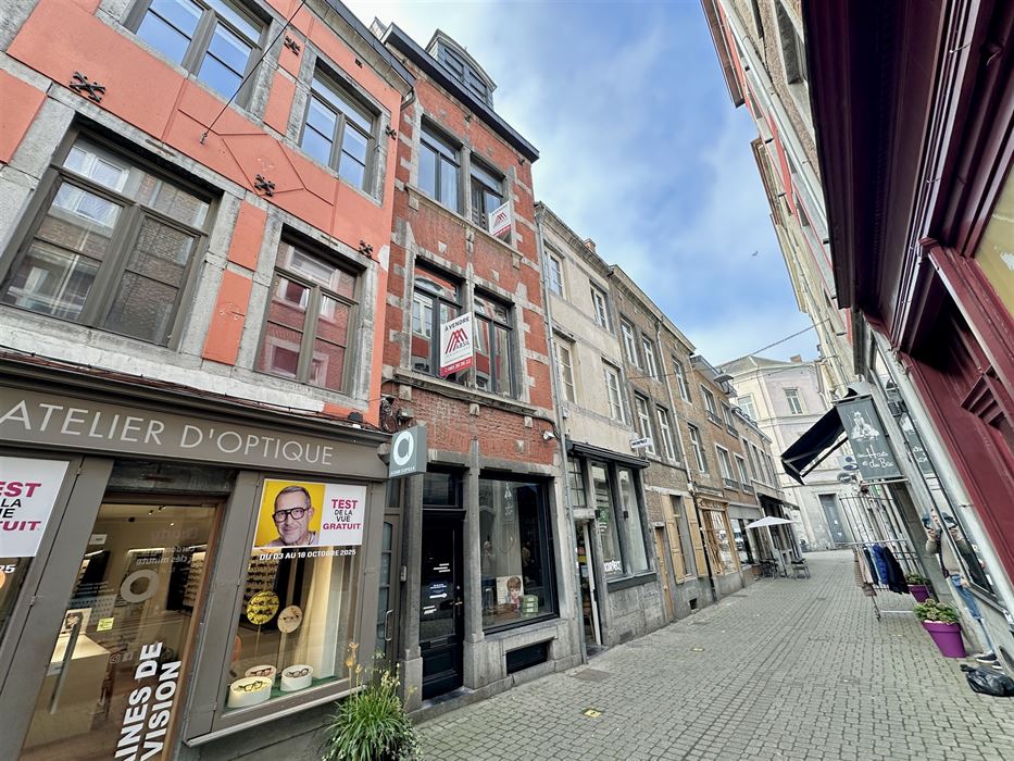 Absil Immobilière vous propose une belle maison de commerce à Namur