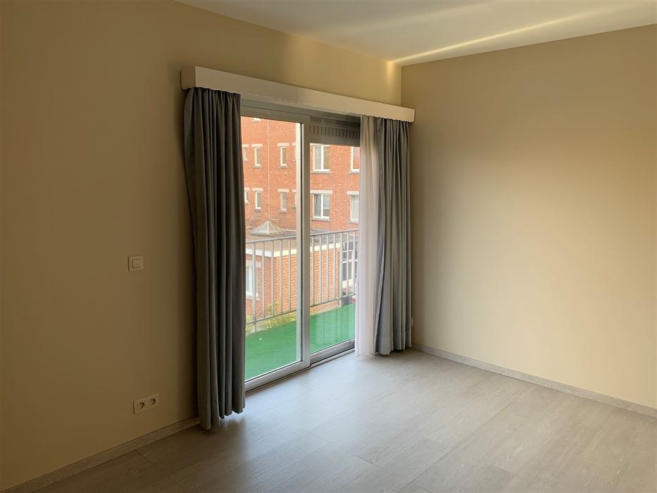 Absil Immobilière vous présente un bel appartement 2 ch rénové