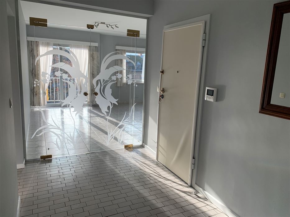 Absil Immobilière vous présente un bel appartement 2 ch rénové