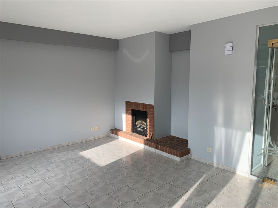 Absil Immobilière vous présente un bel appartement 2 ch rénové