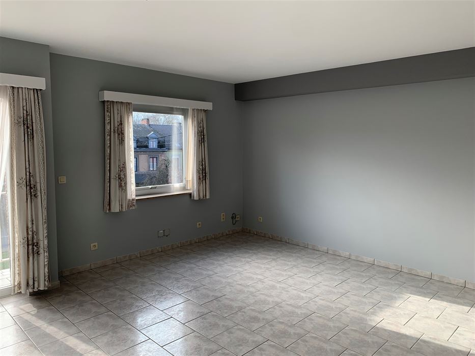 Absil Immobilière vous présente un bel appartement 2 ch rénové