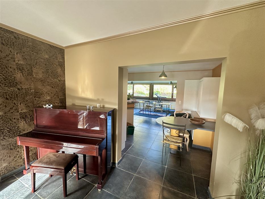 Absil Immobilière vous présente une maison 5 chambres