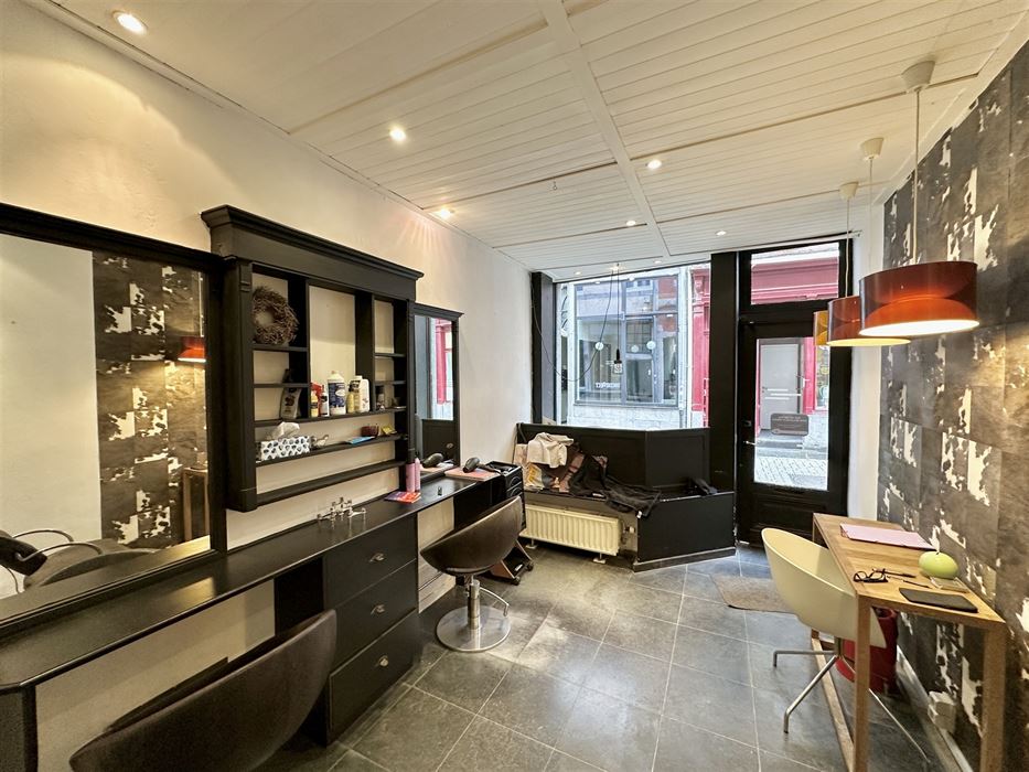 Absil Immobilière vous propose une belle maison de commerce à Namur