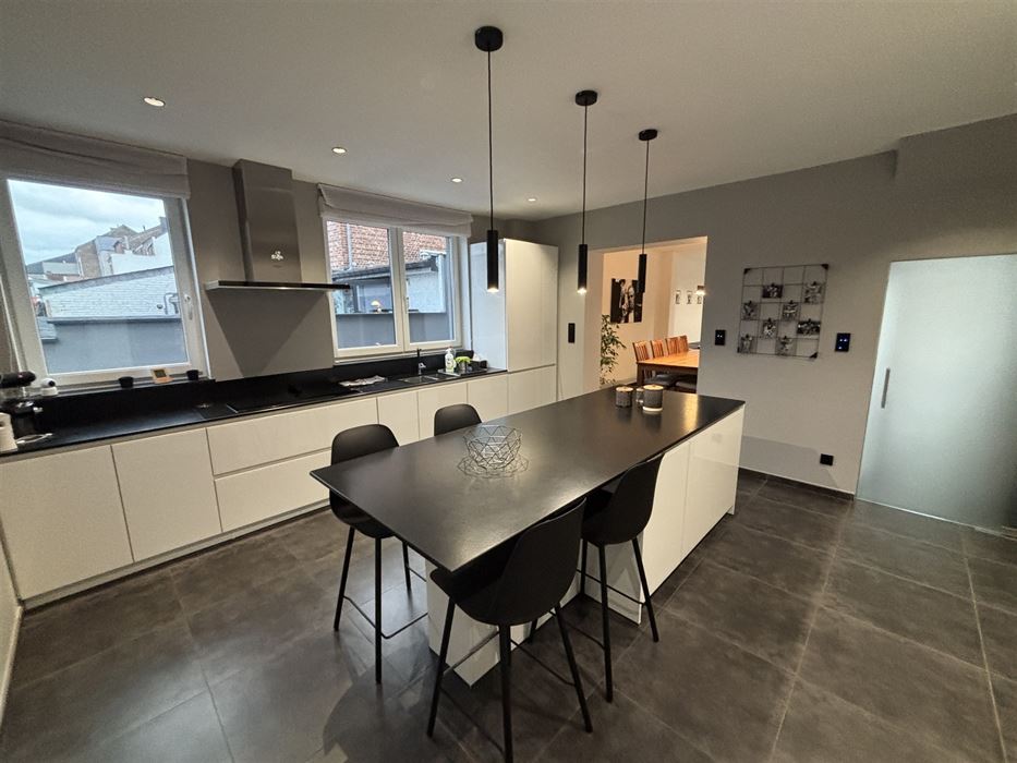 Absil immobilière vous présente une maison de maître 3ch