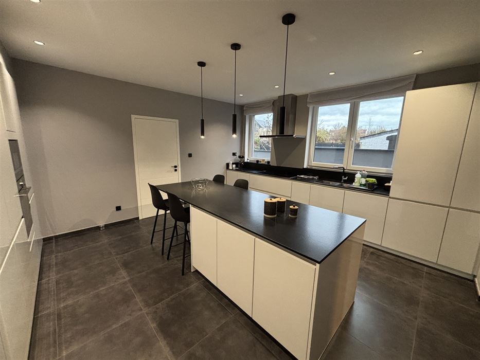 Absil immobilière vous présente une maison de maître 3ch