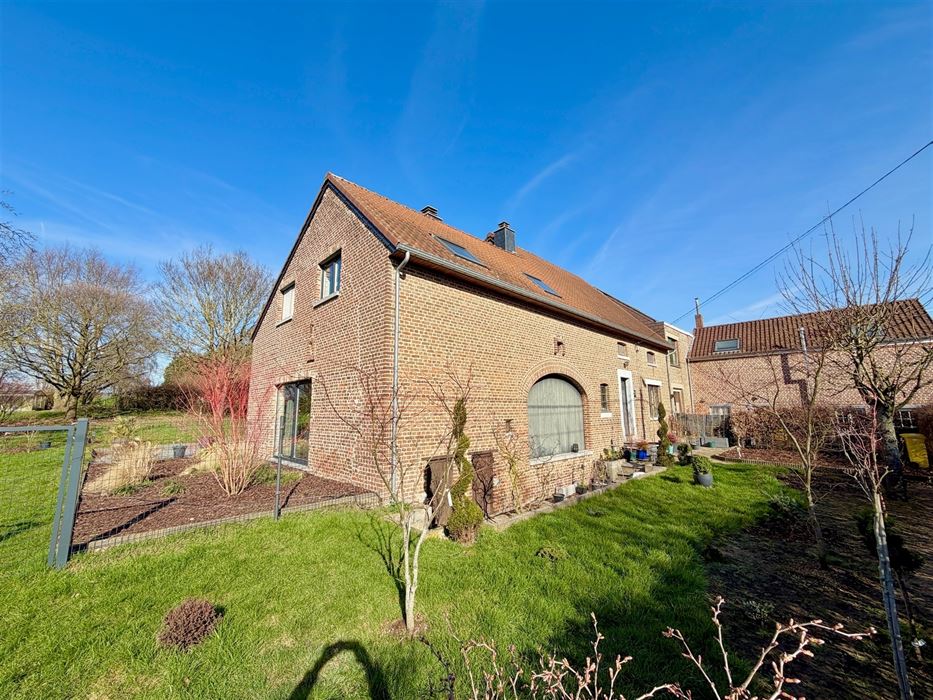 Absil Immobilière vous présente une superbe propriété 4 ch