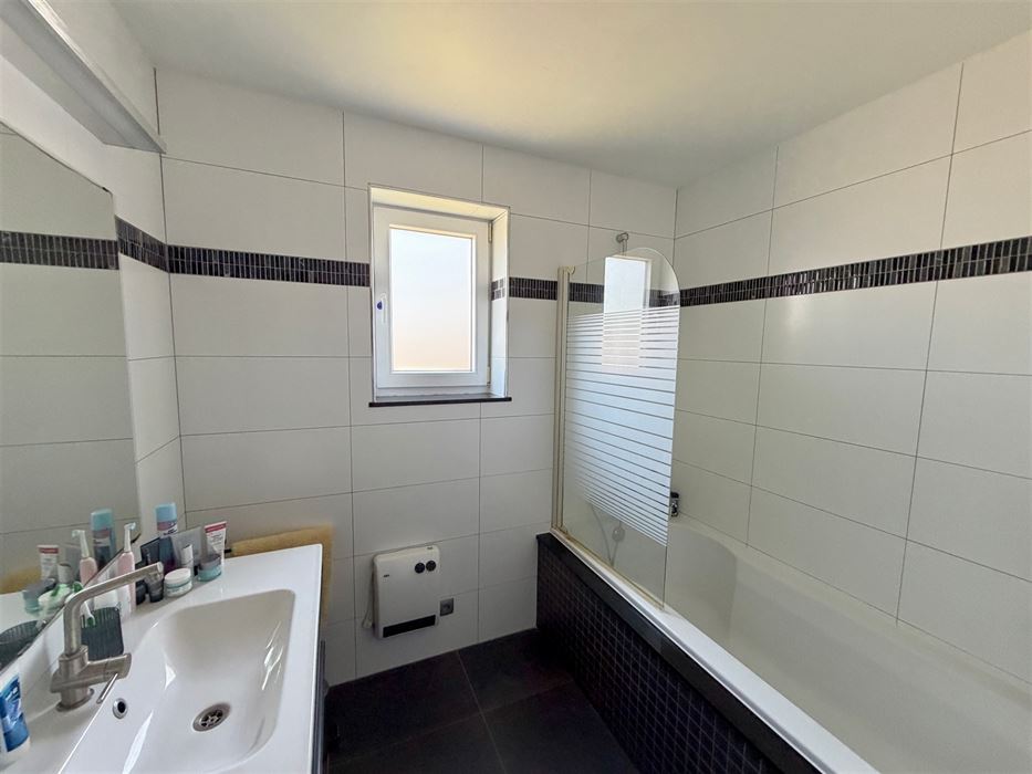 Absil immobilière vous présente un duplex 3ch