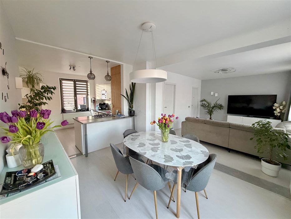 Absil Immobilière vous présente un duplex 3ch