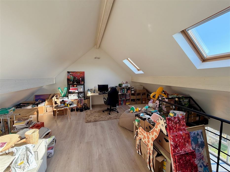Absil immobilière vous présente un duplex 3ch