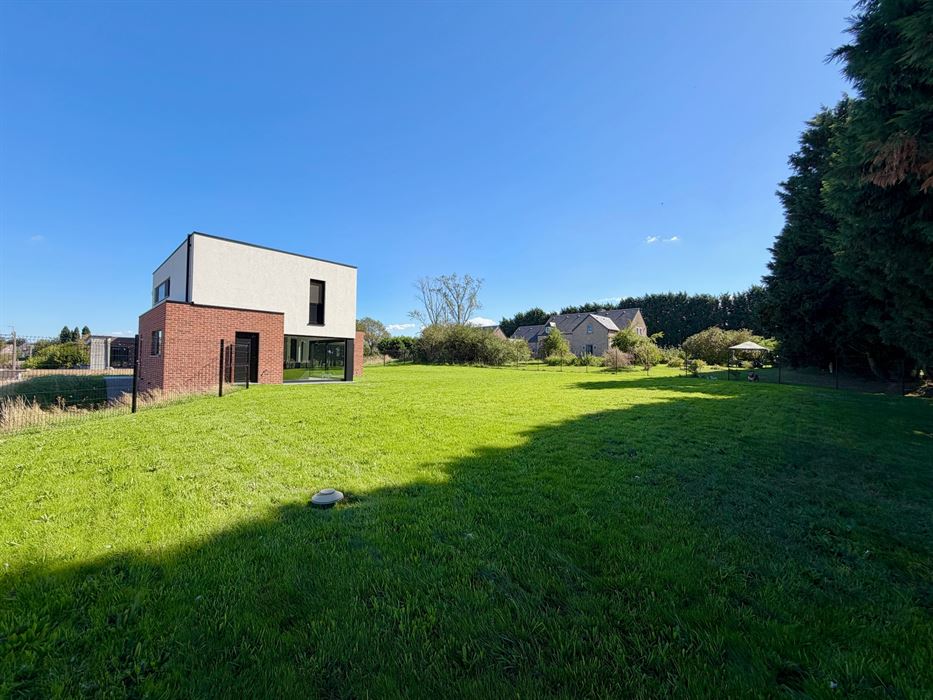 Absil Immobilière vous présente une villa contemporaine PEB A++