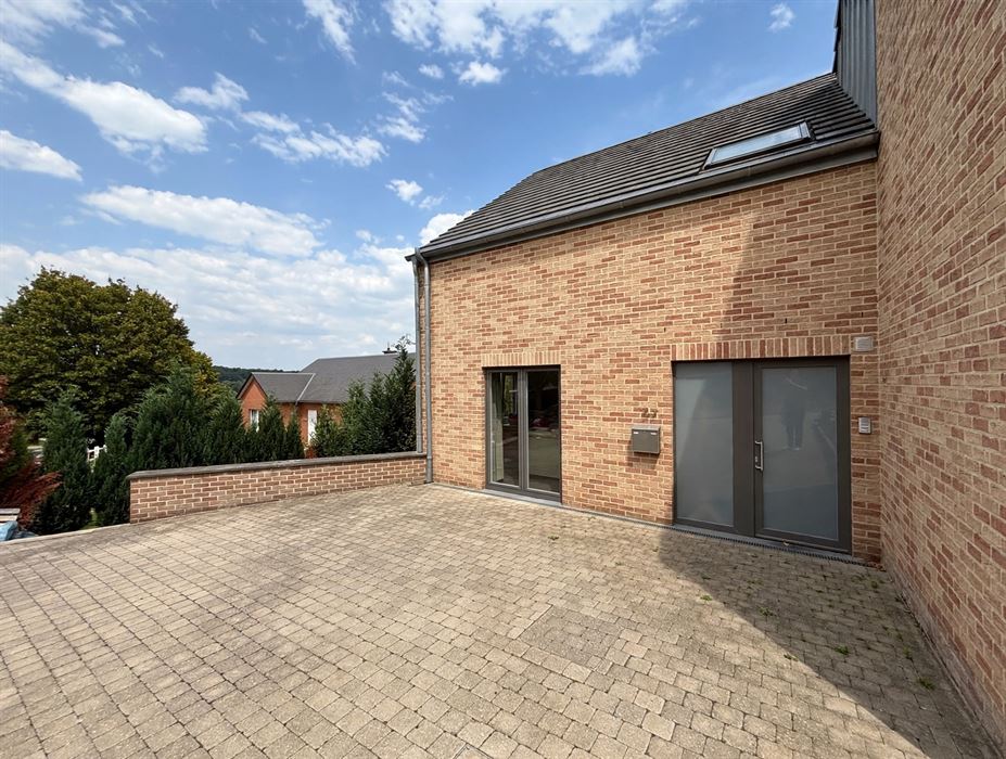 Absil Immobilière vous présente un duplex 3ch