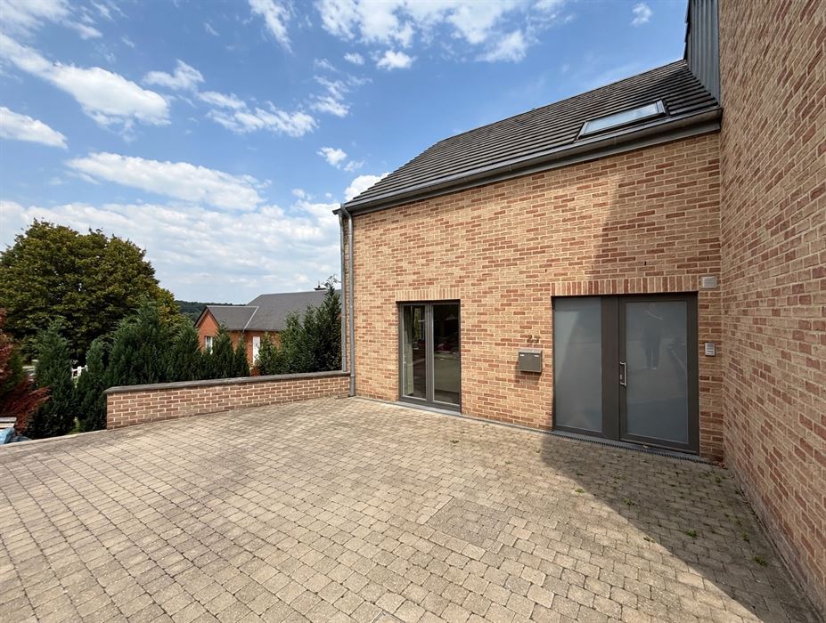 Absil Immobilière vous présente un duplex 3ch