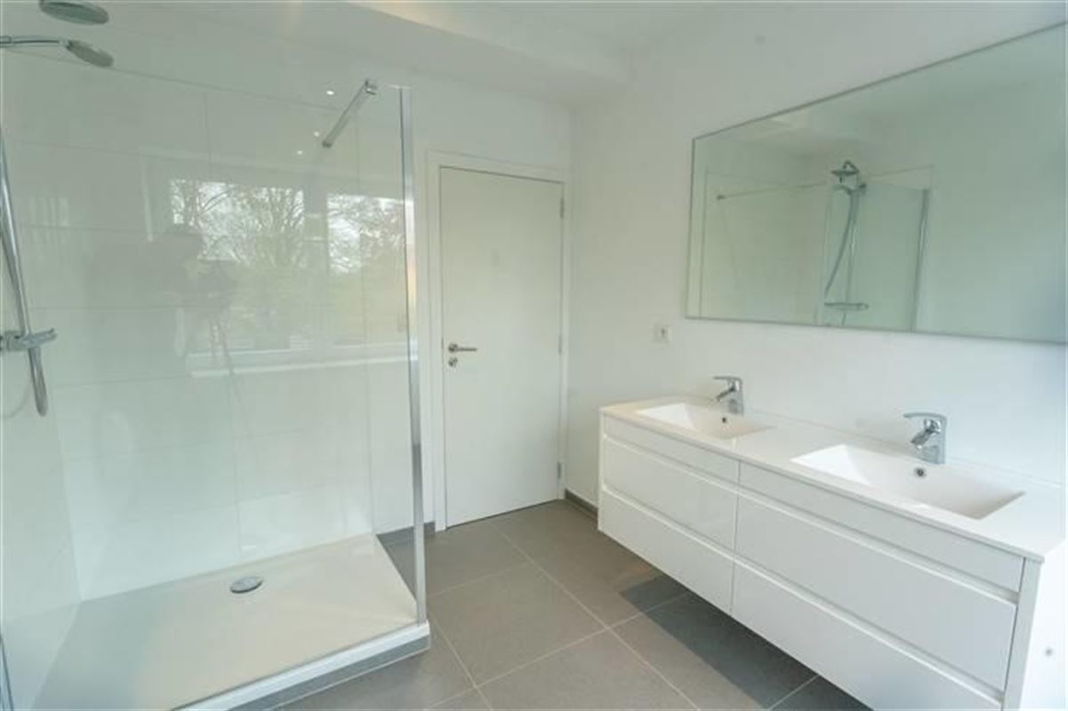 Image 11 : Duplex/Penthouse à 4053 EMBOURG (Belgique) - Prix 1.100 €