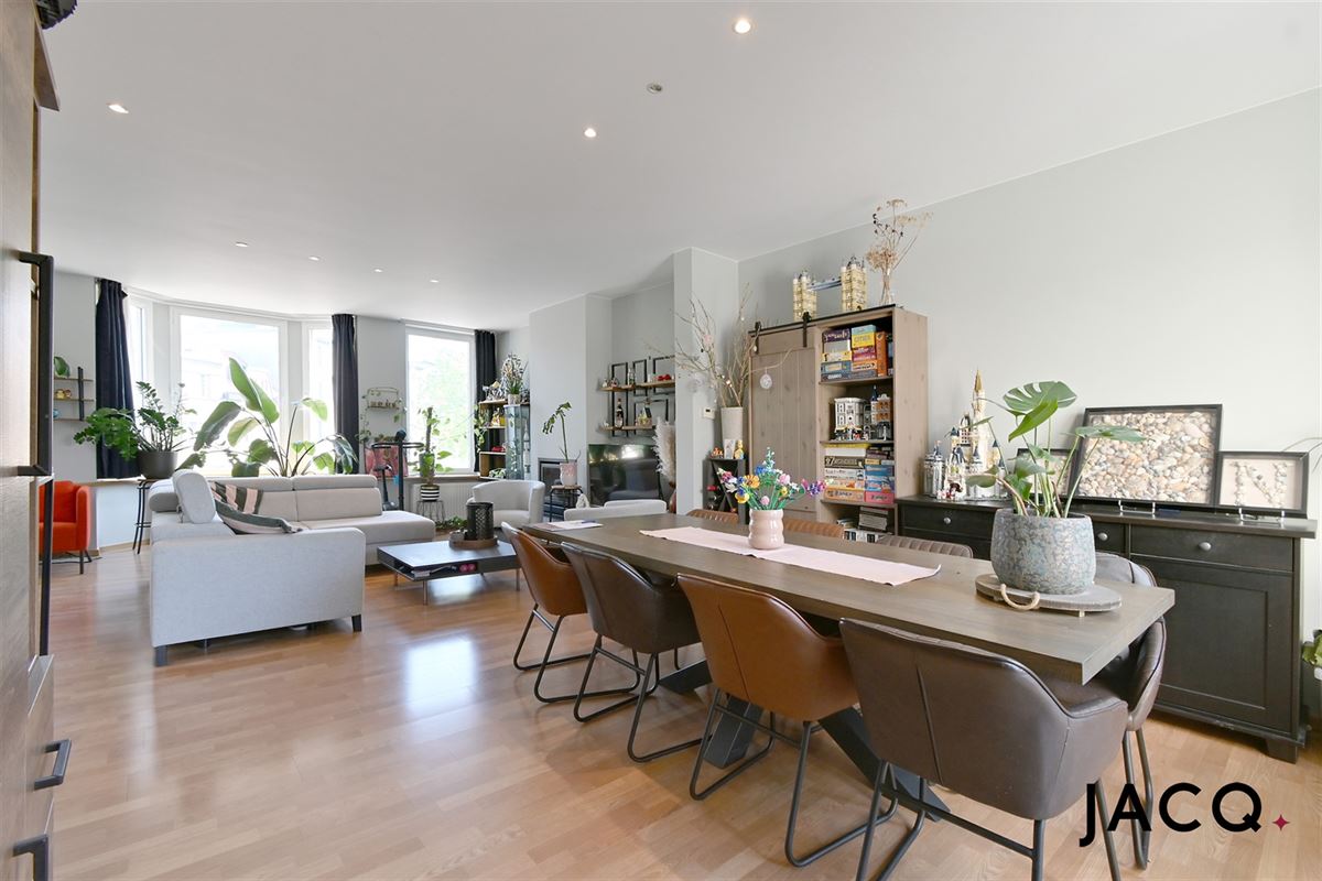 Moderne woning met ruime tuin te Hoboken.