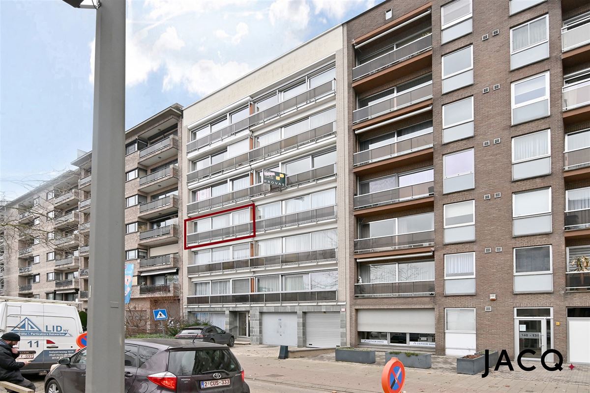 Instapklaar app. met 2 tot 3 slpk's en ruim oost-terras!