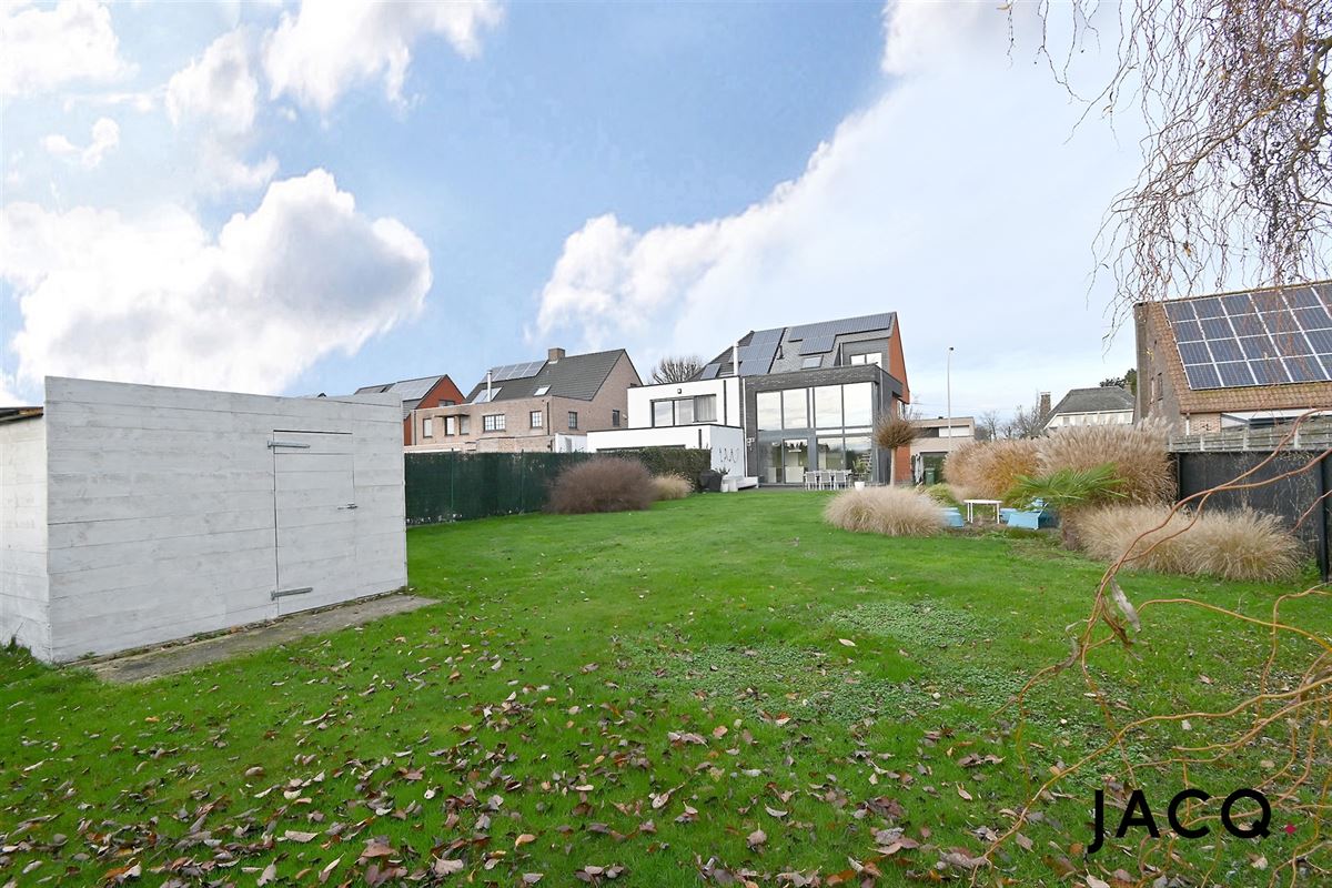 Hedendaagse HOB met 3slpk's, 2 badkamers, perceel van 705m²