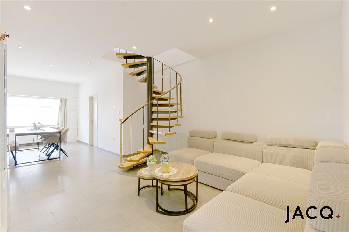 Instapklare woning met 3slpk's en gezellige zuid-tuin!
