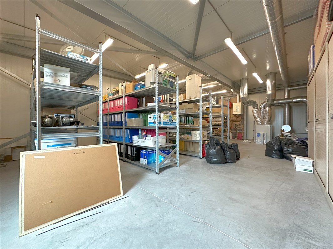 Foto 1 : Bureelgebouw te 8700 Tielt (België) - Prijs € 970
