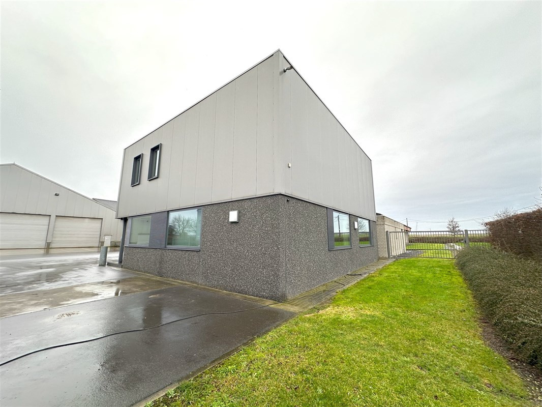 Foto 1 : Bureelgebouw te 8700 Tielt (België) - Prijs € 970