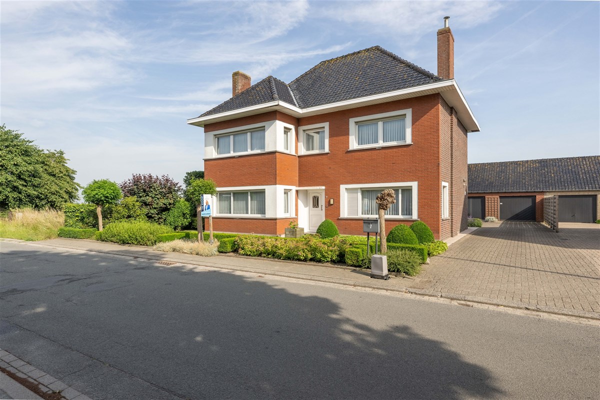 Foto 1 : Eigendom met karakter te 8700 Tielt (België) - Prijs &euro; 349.000