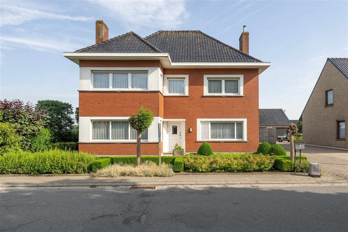 Foto 1 : Eigendom met karakter te 8700 Tielt (België) - Prijs &euro; 349.000