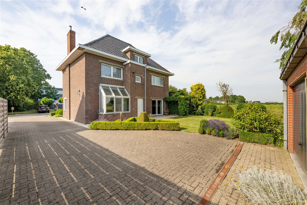 Foto 1 : Eigendom met karakter te 8700 Tielt (België) - Prijs &euro; 349.000