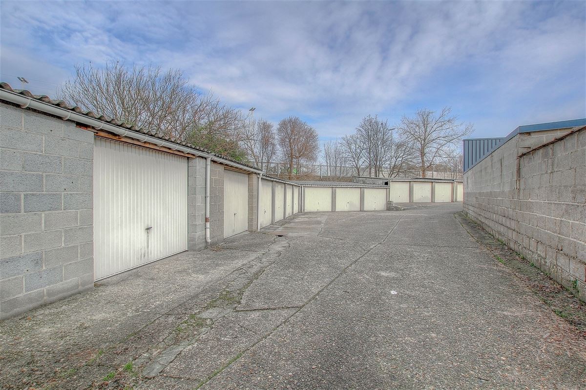 Agence Immobilière à Rocourt, Liège : Parking/Boxe de garage à vendre : Chaussée de Tongres 360 4000 ROCOURT