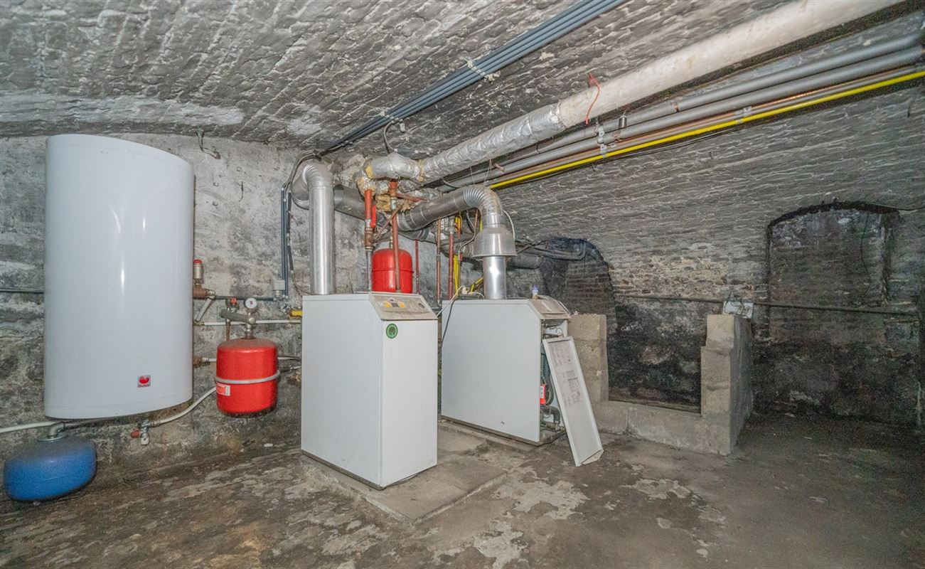 Agence Immobilière à Rocourt, Liège : Immeuble à appartements à vendre : Place de Coronmeuse 15 4000 LIÈGE