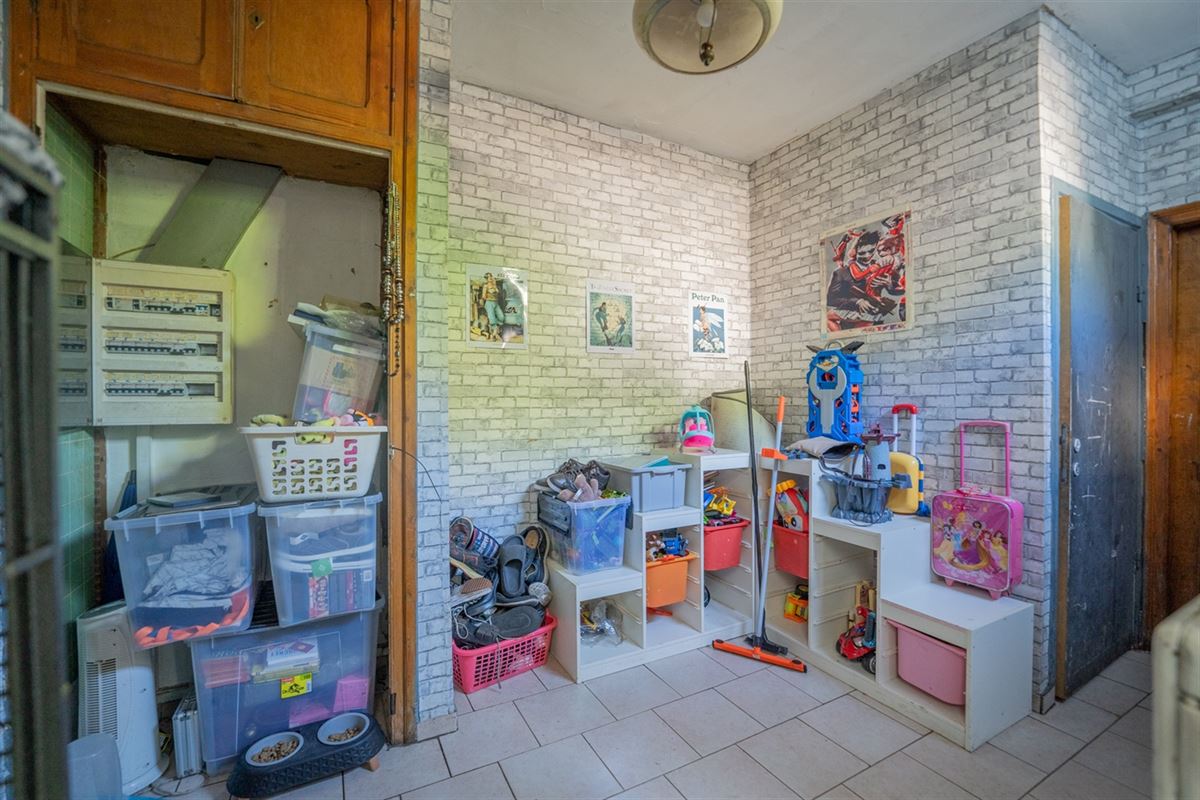 Agence Immobilière à Rocourt, Liège : Immeuble à appartements à vendre : Place de Coronmeuse 15 4000 LIÈGE