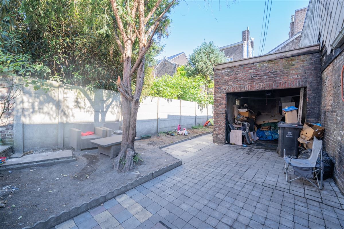 Agence Immobilière à Rocourt, Liège : Immeuble à appartements à vendre : Place de Coronmeuse 15 4000 LIÈGE