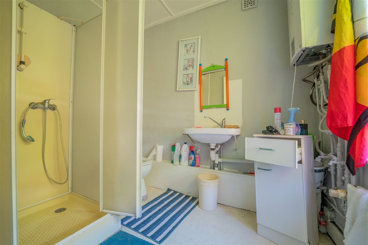 Agence Immobilière à Rocourt, Liège : Immeuble à appartements à vendre : Place de Coronmeuse 15 4000 LIÈGE