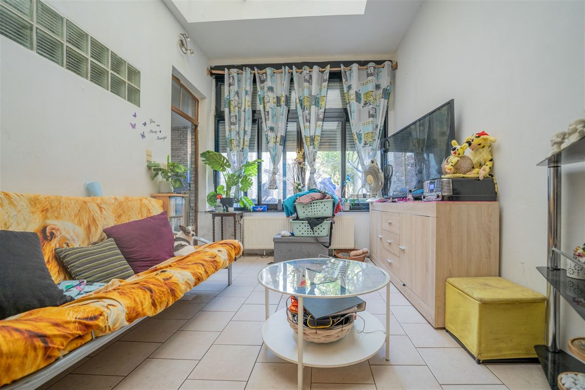 Agence Immobilière à Rocourt, Liège : Immeuble à appartements à vendre : Place de Coronmeuse 15 4000 LIÈGE