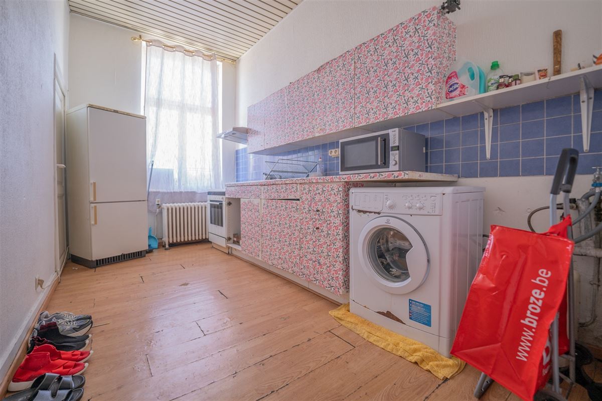 Agence Immobilière à Rocourt, Liège : Immeuble à appartements à vendre : Place de Coronmeuse 15 4000 LIÈGE