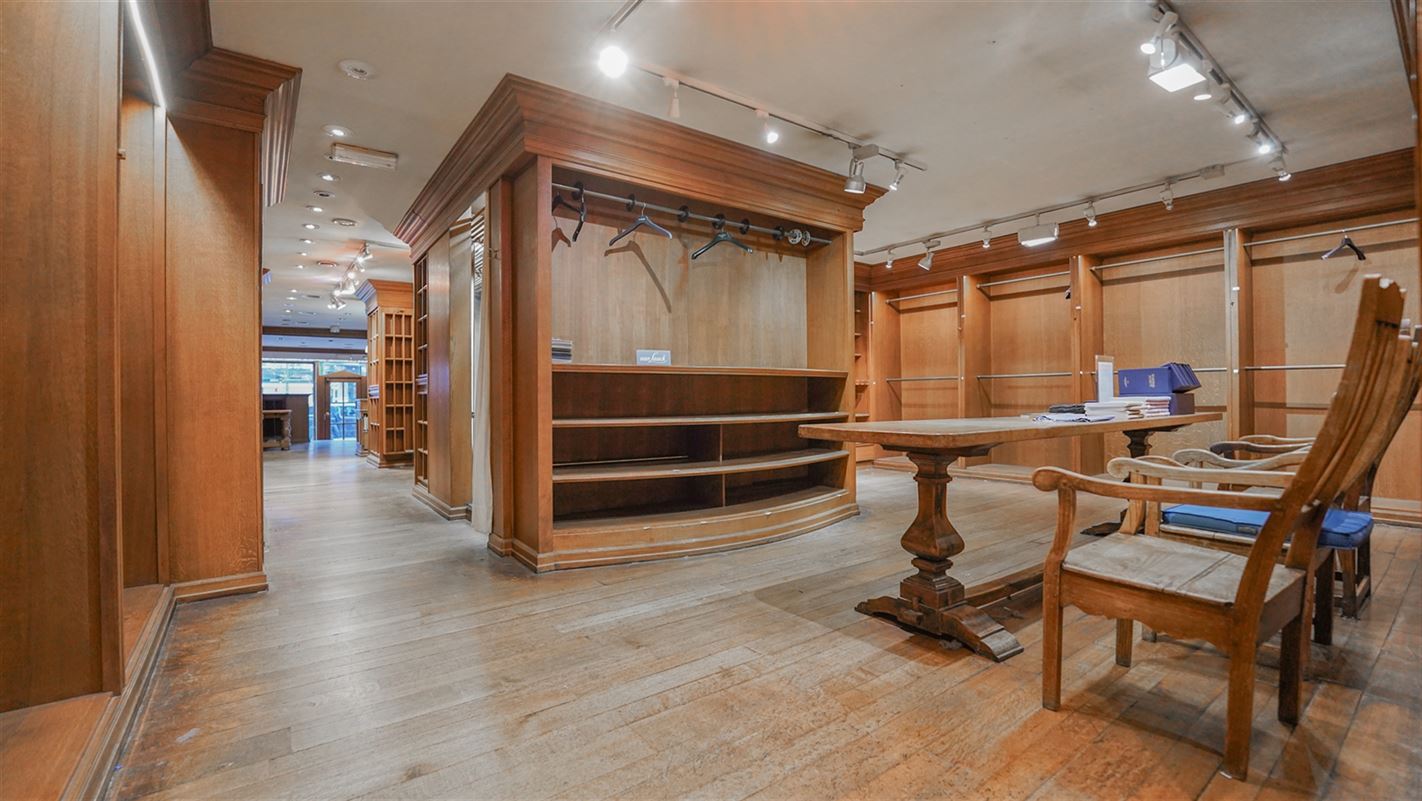 Agence Immobilière à Rocourt, Liège : Commerce à louer : Boulevard de la Sauvenière 149 4000 LIÈGE