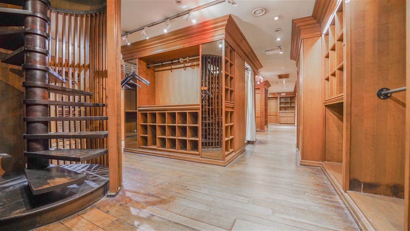 Agence Immobilière à Rocourt, Liège : Commerce à louer : Boulevard de la Sauvenière 149 4000 LIÈGE