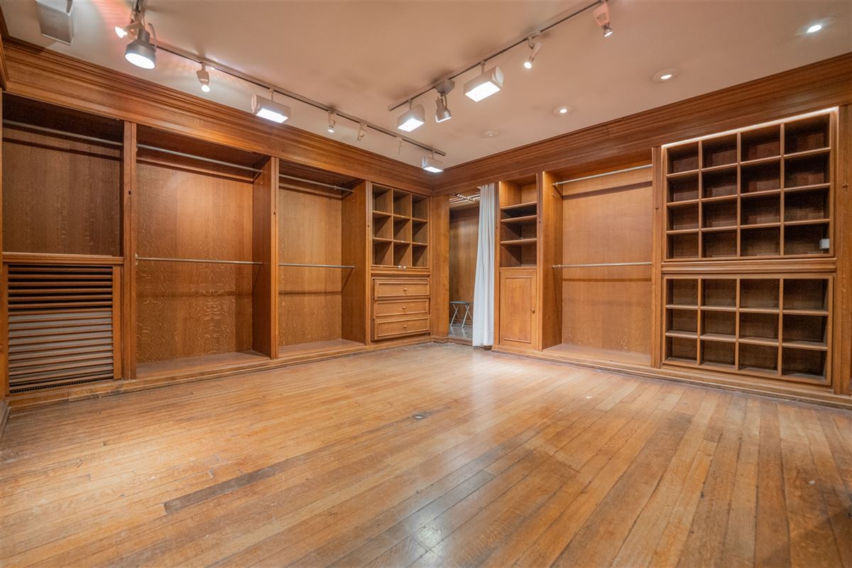 Agence Immobilière à Rocourt, Liège : Commerce à louer : Boulevard de la Sauvenière 149 4000 LIÈGE