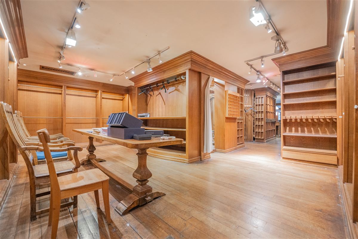 Agence Immobilière à Rocourt, Liège : Commerce à louer : Boulevard de la Sauvenière 149 4000 LIÈGE