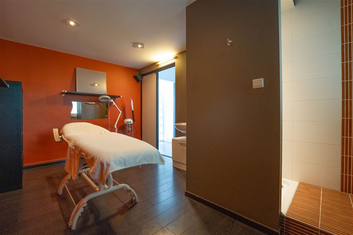 Agence Immobilière à Rocourt, Liège : Commerce à louer : Rue d'Ans 2 4000 ROCOURT