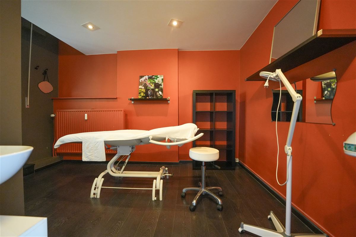 Agence Immobilière à Rocourt, Liège : Commerce à louer : Rue d'Ans 2 4000 ROCOURT