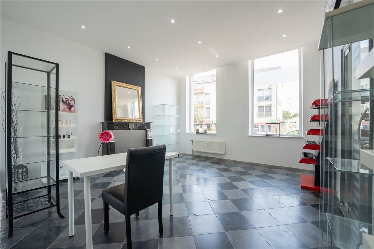 Agence Immobilière à Rocourt, Liège : Commerce à louer : Rue d'Ans 2 4000 ROCOURT