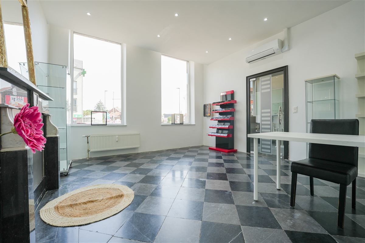 Agence Immobilière à Rocourt, Liège : Commerce à louer : Rue d'Ans 2 4000 ROCOURT