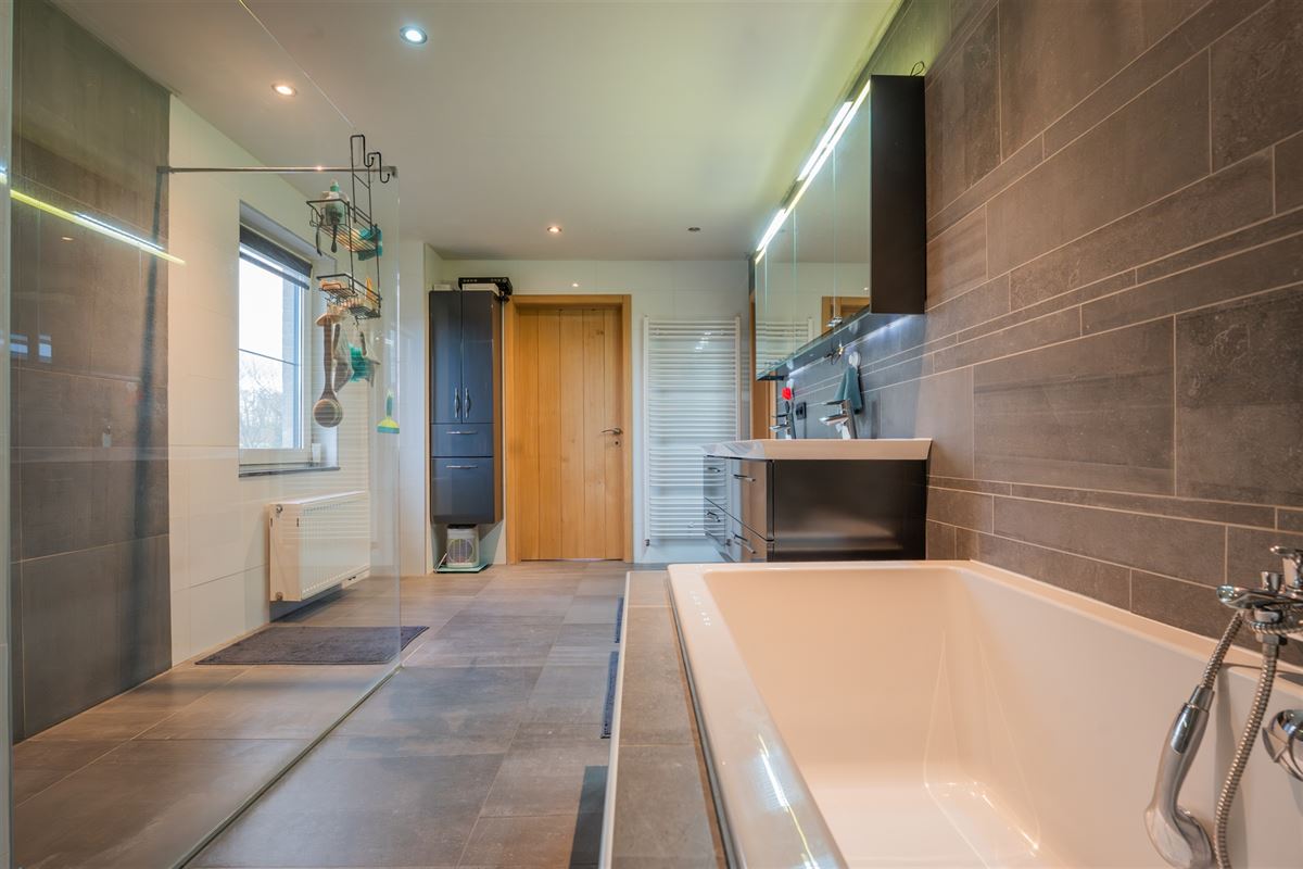 Agence Immobilière à Rocourt, Liège : Villa à vendre : Rue du Village 170 4460 VELROUX