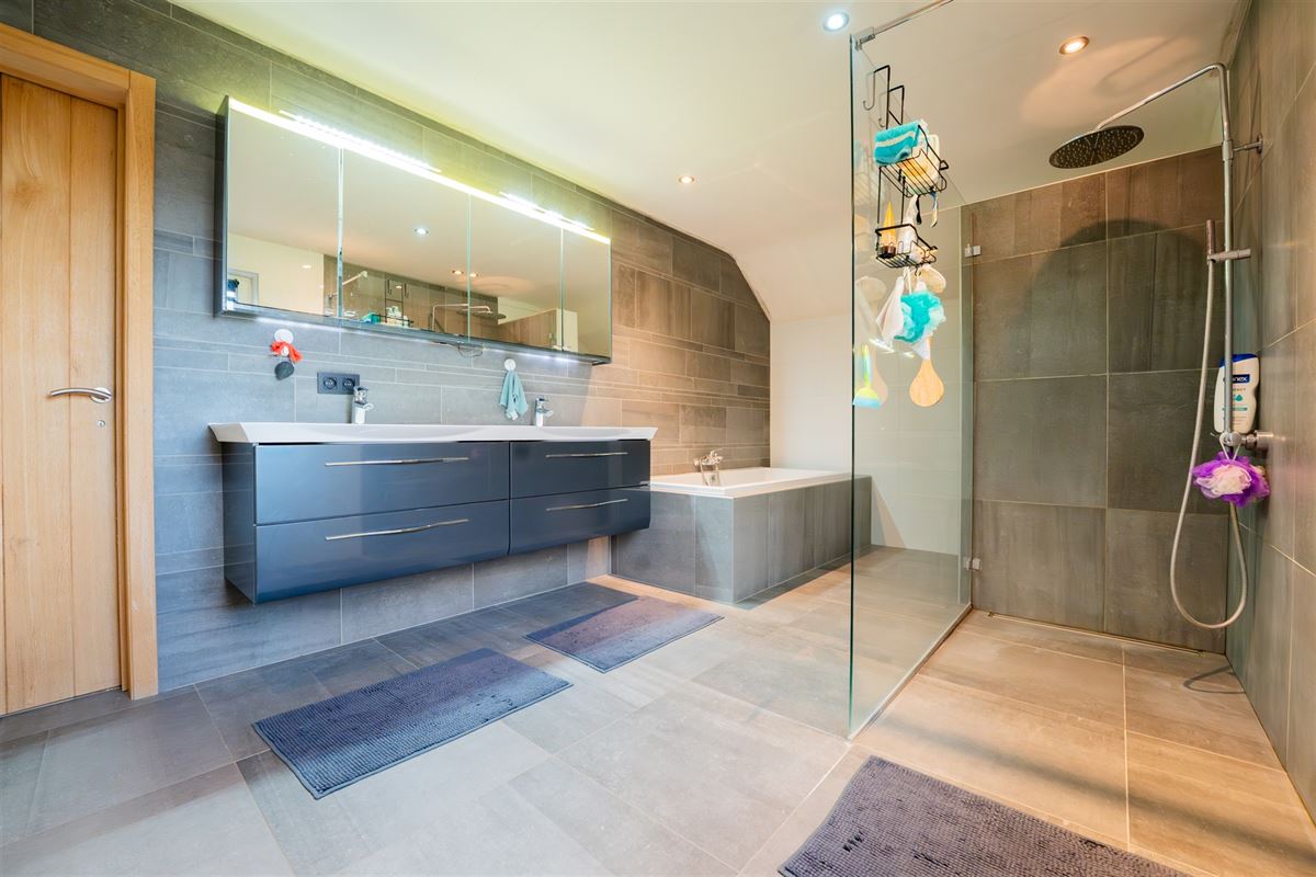 Agence Immobilière à Rocourt, Liège : Villa à vendre : Rue du Village 170 4460 VELROUX