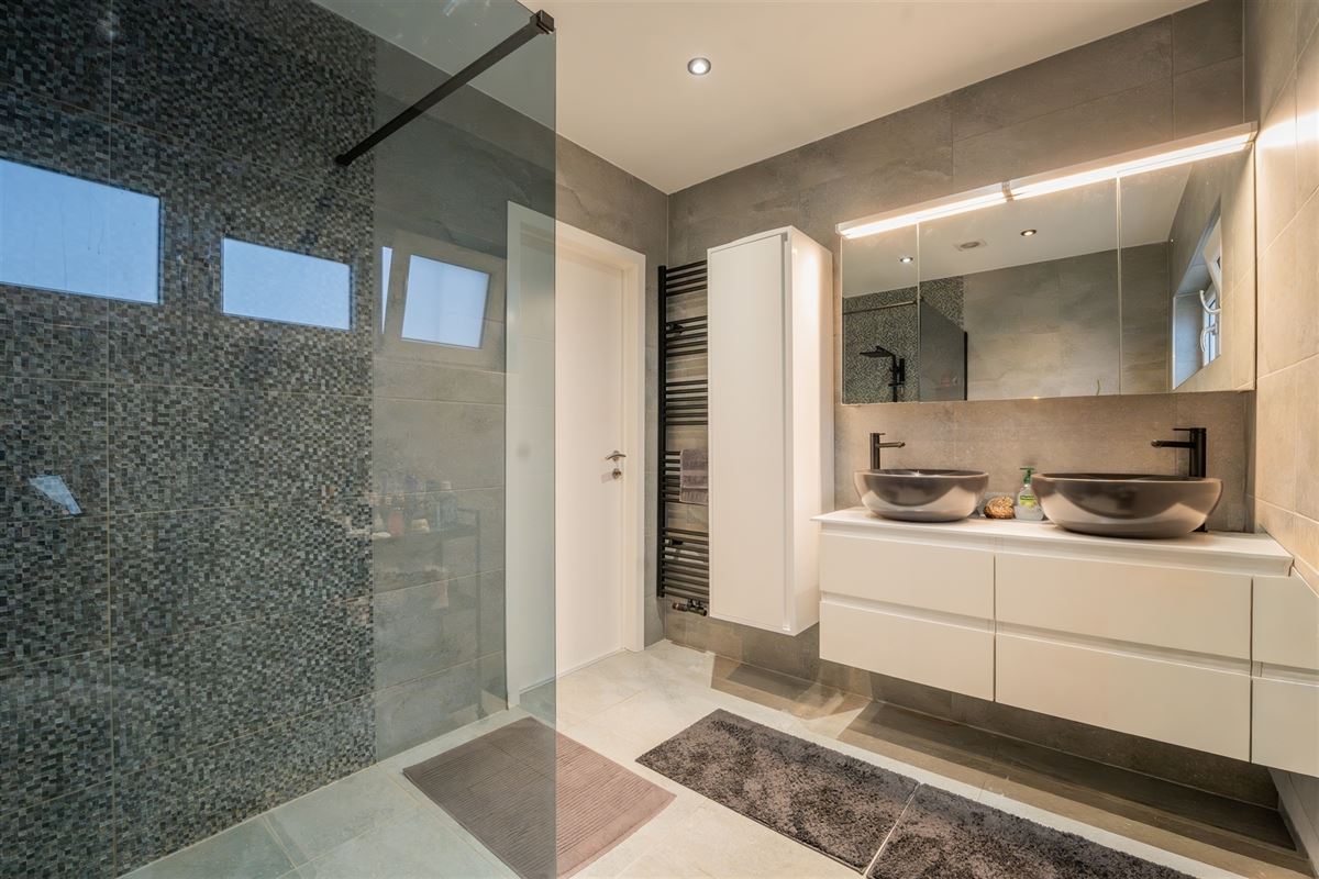 Agence Immobilière à Rocourt, Liège : Maison à vendre : Rue de l'Arbre Sainte-Barbe 350 4000 ROCOURT