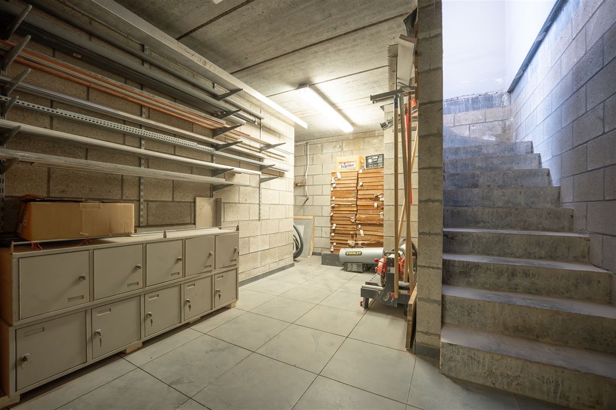 Agence Immobilière à Rocourt, Liège : Entrepôt à vendre : Rue de Fooz 4 4340 AWANS