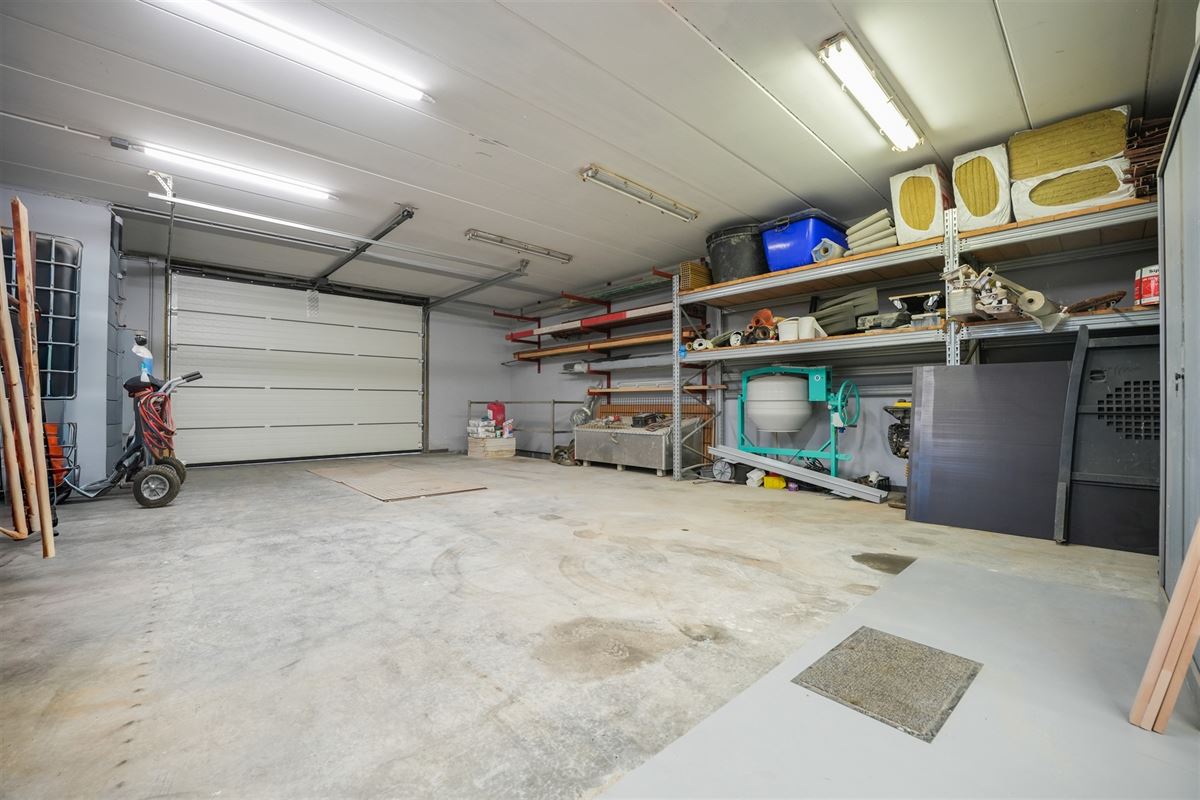 Agence Immobilière à Rocourt, Liège : Entrepôt à vendre : Rue de Fooz 4 4340 AWANS