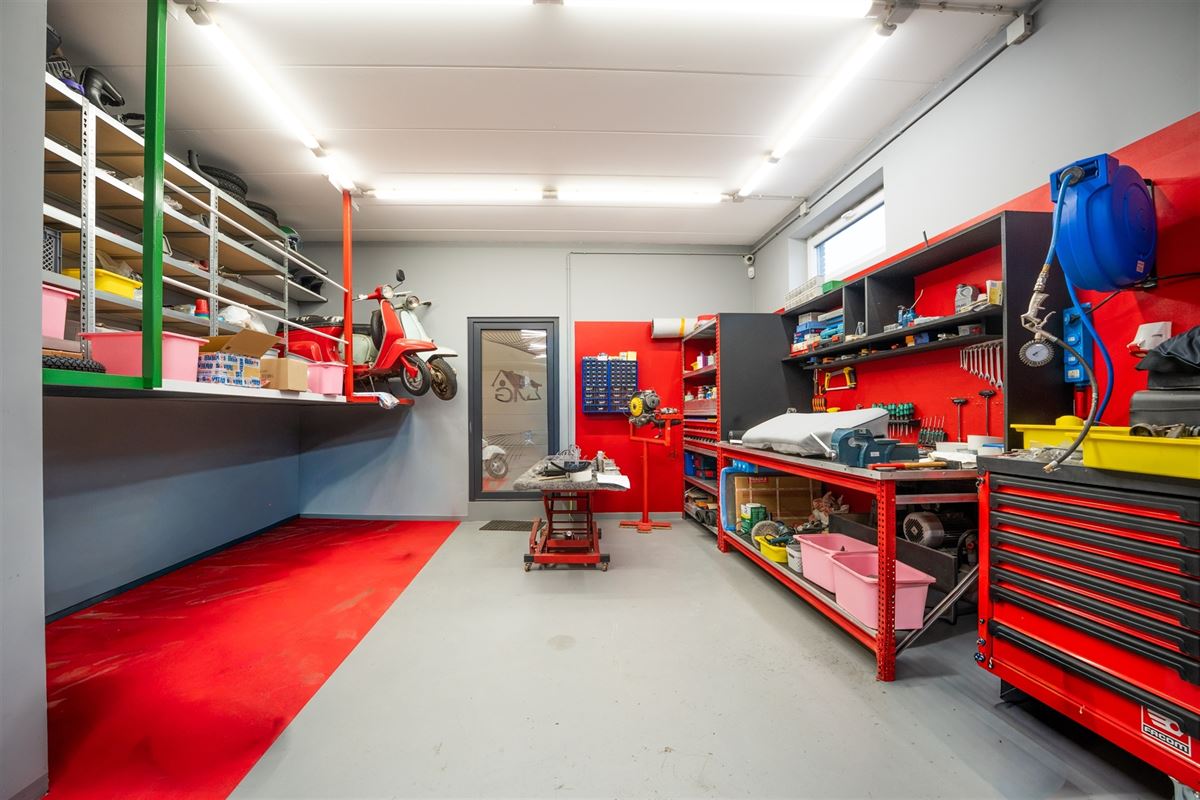 Agence Immobilière à Rocourt, Liège : Entrepôt à vendre : Rue de Fooz 4 4340 AWANS