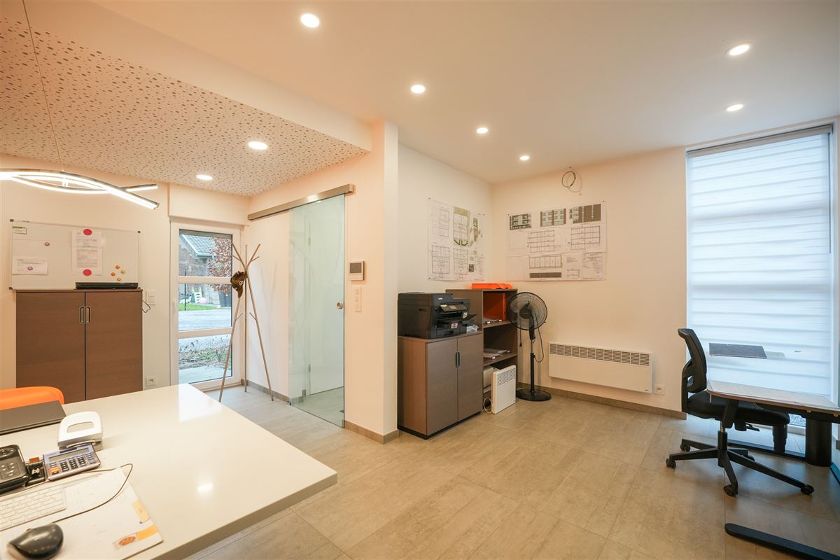 Agence Immobilière à Rocourt, Liège : Entrepôt à vendre : Rue de Fooz 4 4340 AWANS